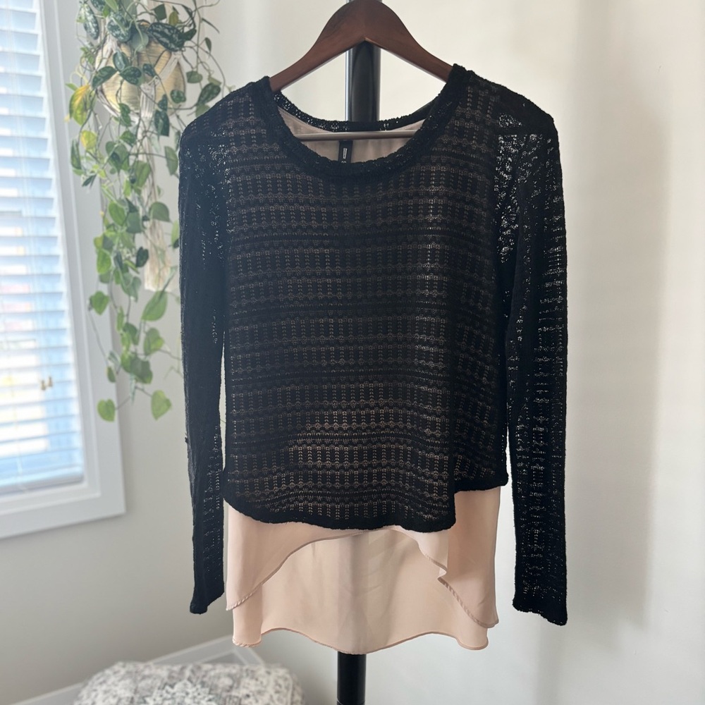 Design Lab Lord & Taylor Black and Peach Layered Sweater Blouse Split Back